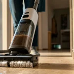 Aspirateur laveur karcher avis : rouleaux microfibres et eau sale aspirée